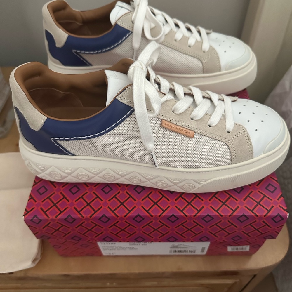 Tori BurchLadyBug Sneaker.